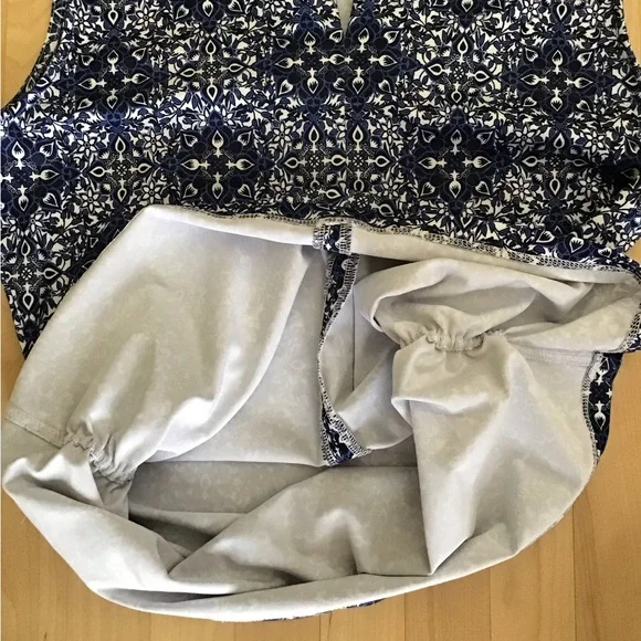 Spanner Rouched Sides Top - Picture 4 of 4